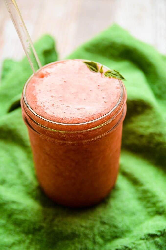 Aloe Smoothie with Strawberry and Lemonade